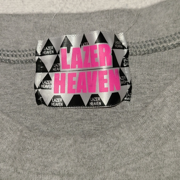 3/$20 Lazer Heaven Cardinal Flocked T-Shirt - S - Picture 3 of 7